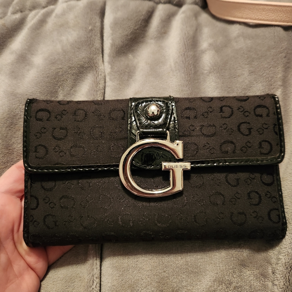Guess wallet